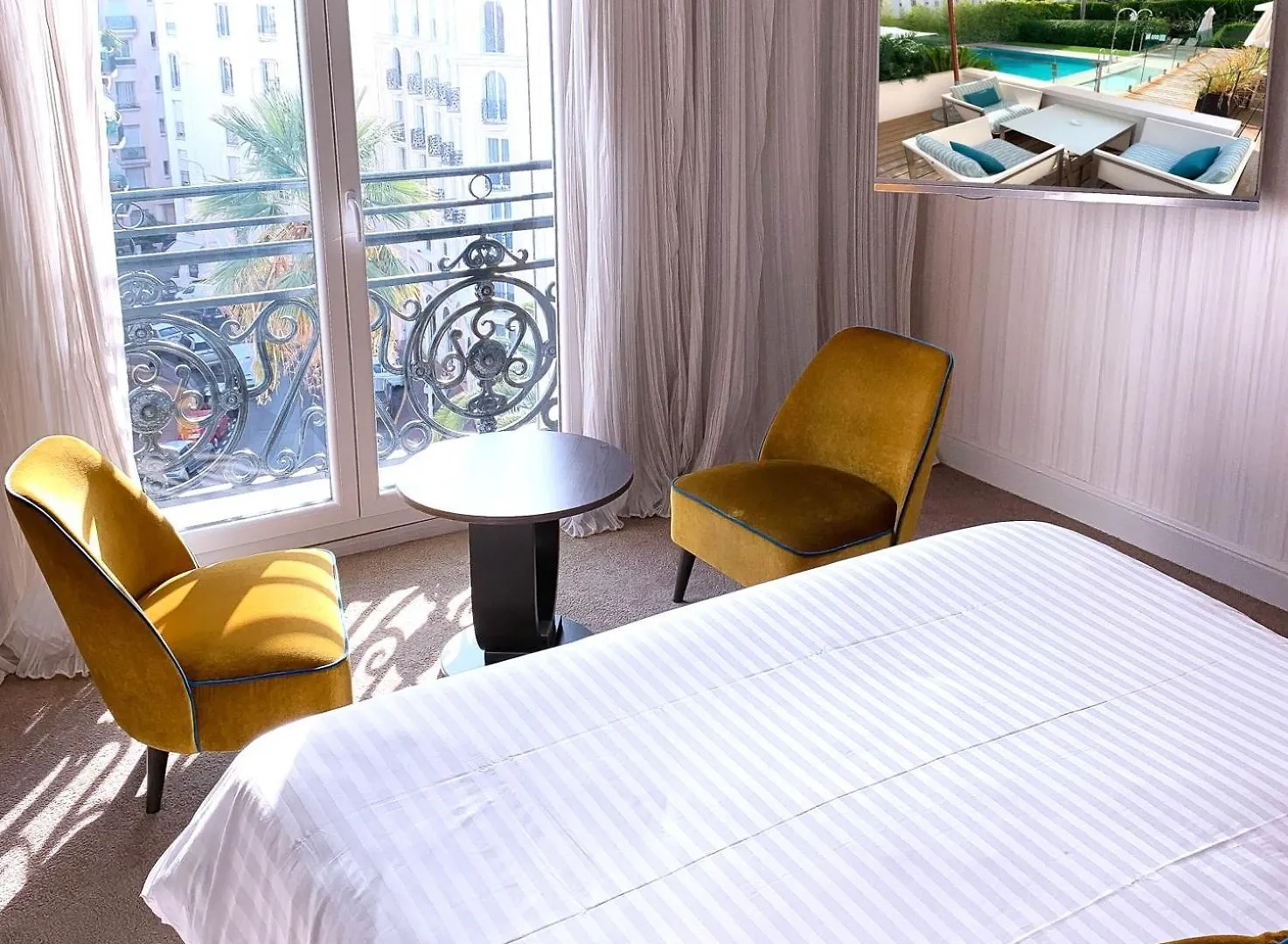 Hotel Le Canberra Cannes 4*,