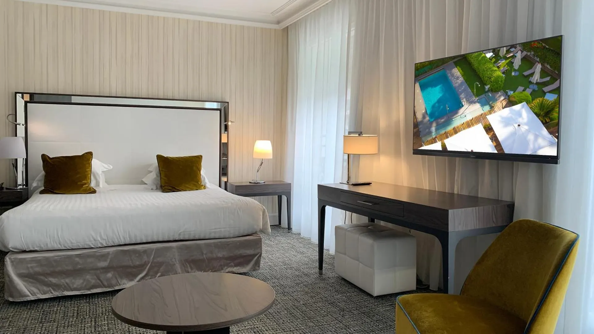 **** Hotel Hôtel Le Canberra Cannes France