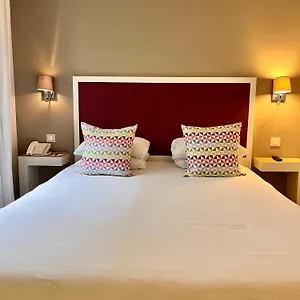 Kyriad 18 - Porte De Clignancourt - Montmartre 3* Paryż